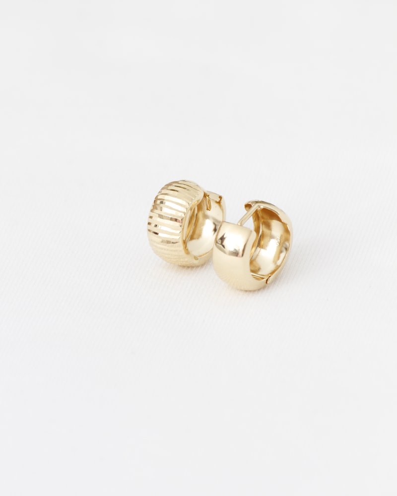 Ribbed Huggie Hoops
