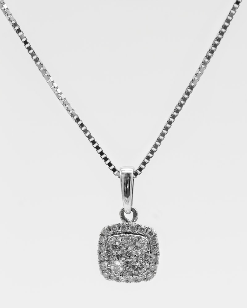 Carré Pendant