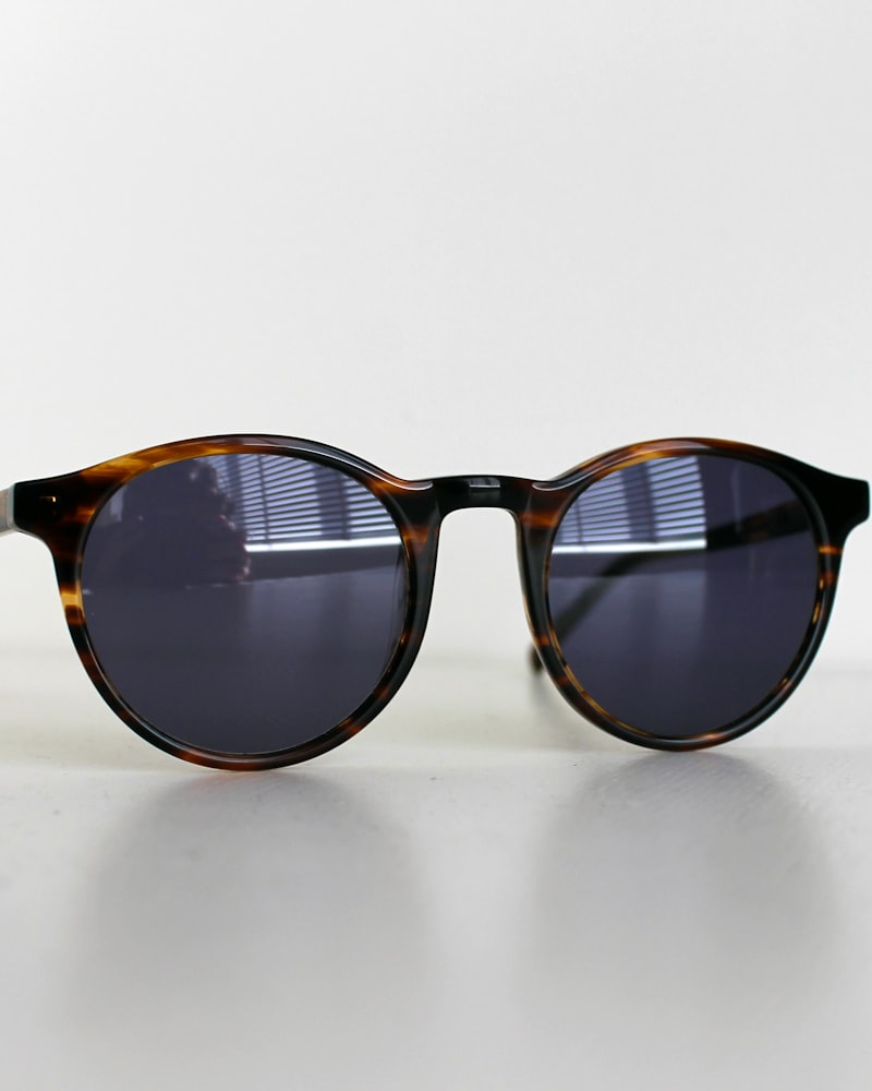 Écaille Round Sunglasses